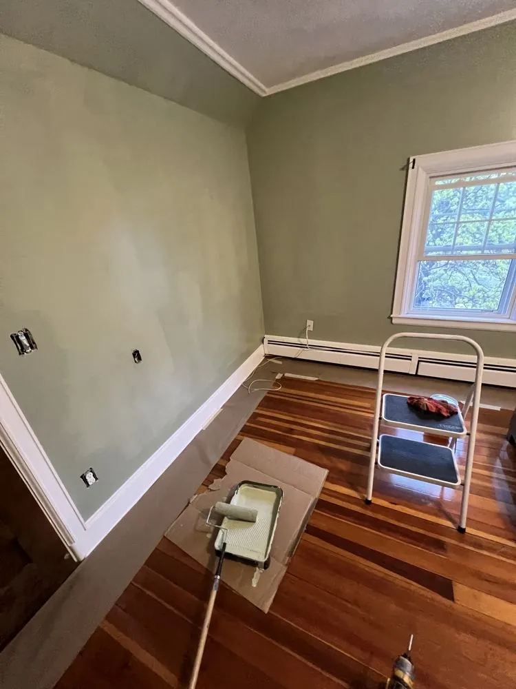 Slide of Handyman Salvador