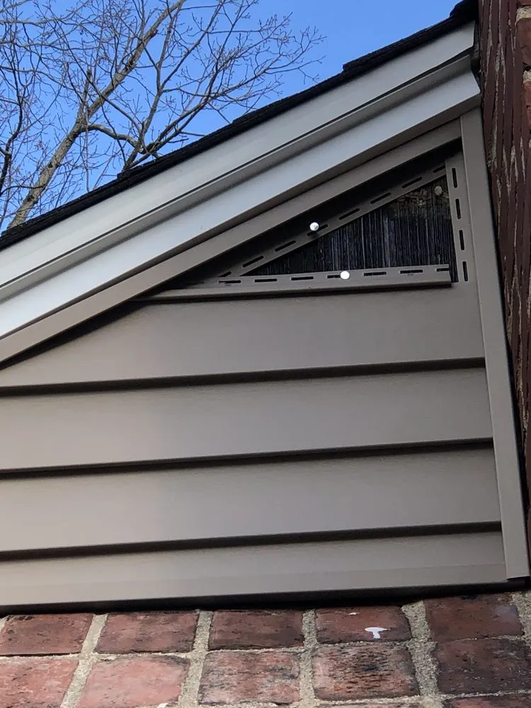 Slide of Hann's On Siding