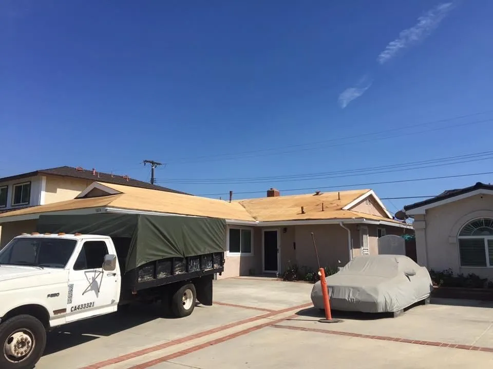 Slide of Harbor Roofing Services