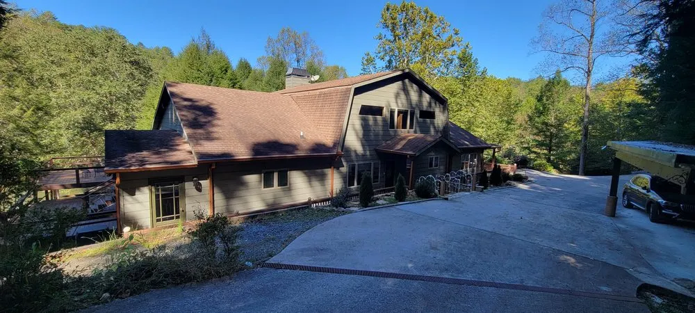 Licensed roof installation experts serving Talking Rock, GA - Hardcore Roofing & Construction