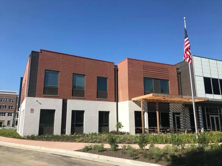 Slide of Hardhats & Hammers Construction