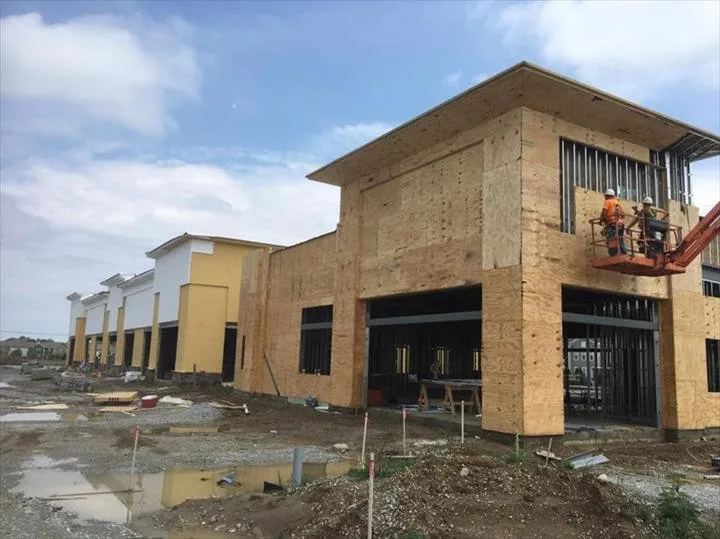 Slide of Hardhats & Hammers Construction