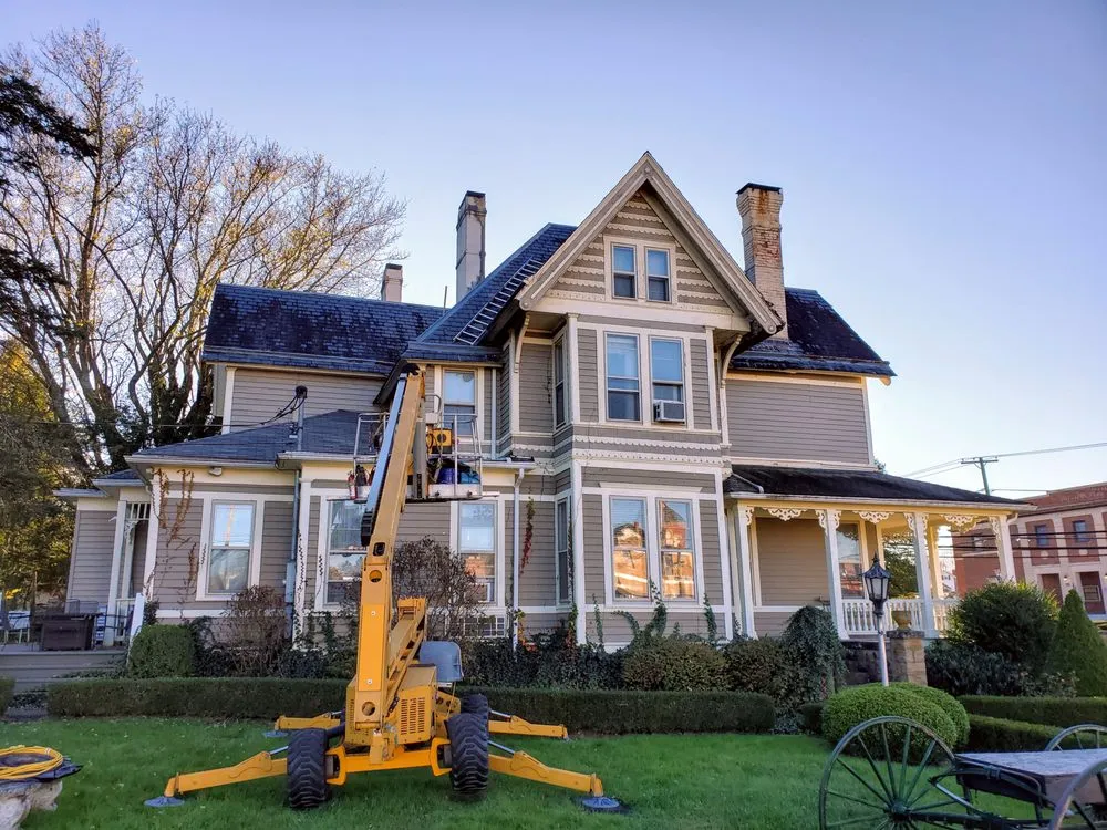 Slide of Hardt Roofing