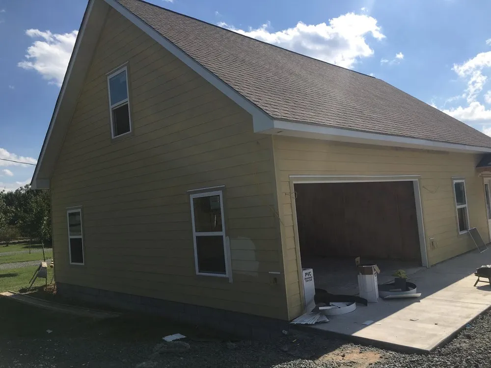 Slide of Hardwick Siding and Windows