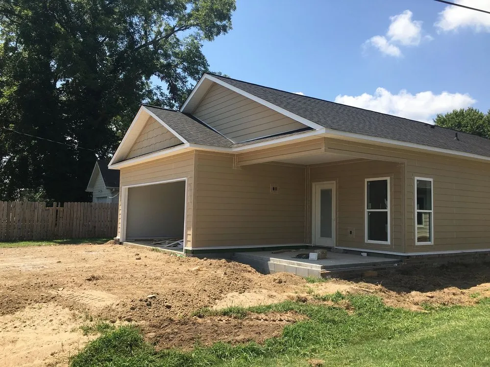 Slide of Hardwick Siding and Windows