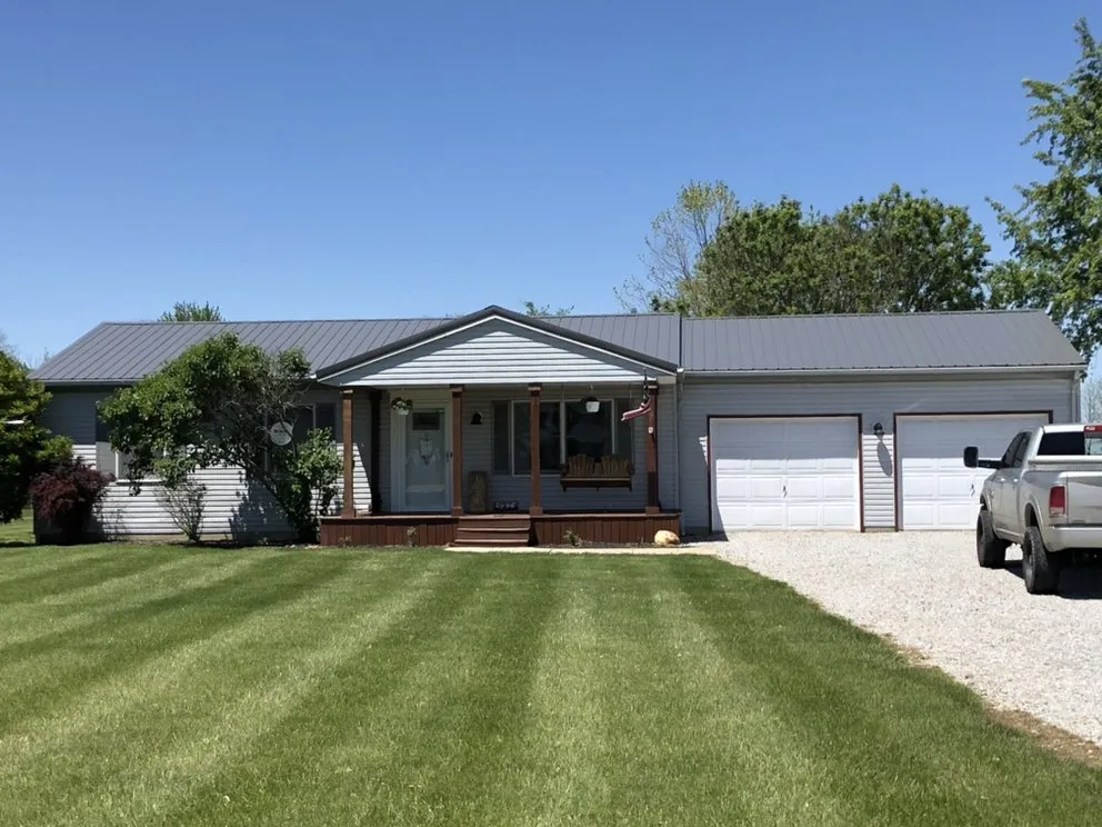 Slide of Hardy Roofing