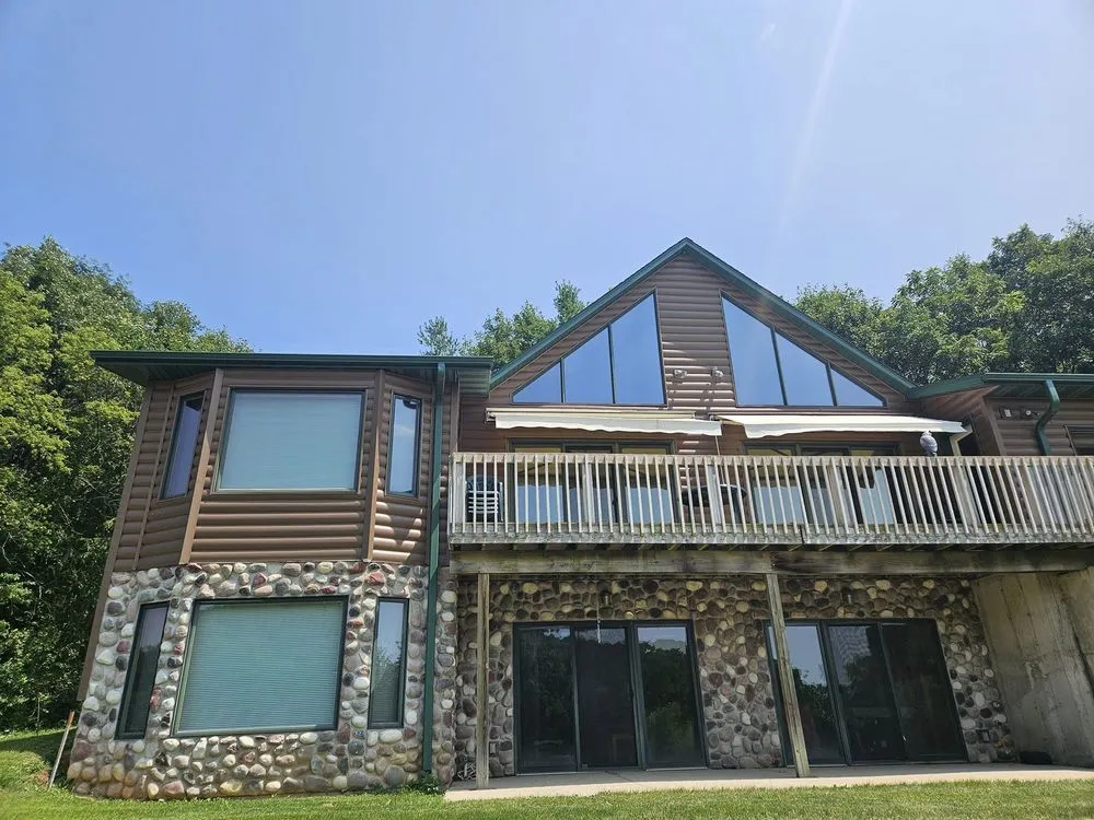 Slide of Hardyman Roofing