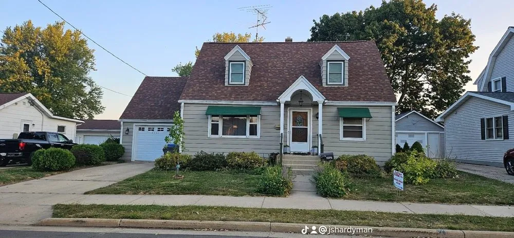 Slide of Hardyman Roofing