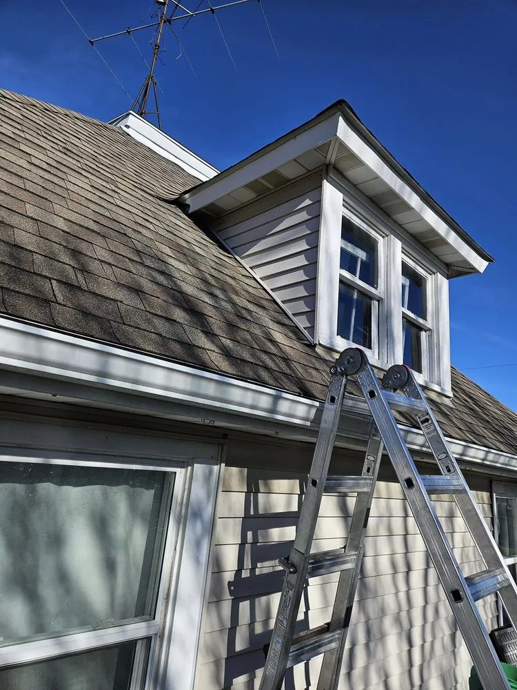 Slide of Hardyman Roofing