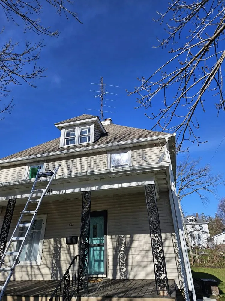 Slide of Hardyman Roofing