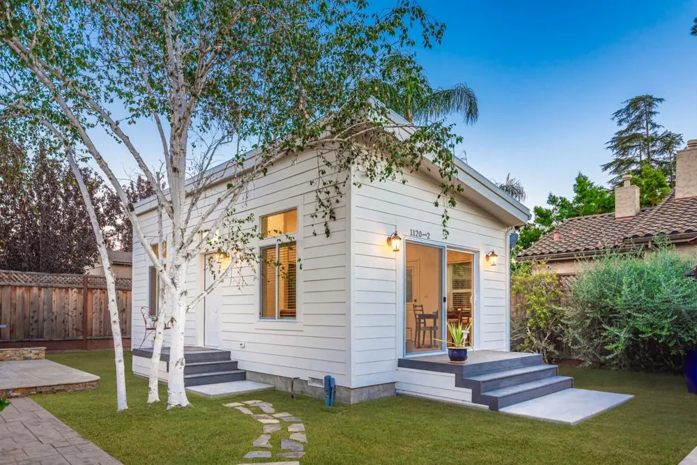 Slide of Hartstone Builders