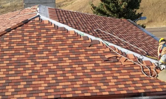 Slide of Hartz Roofing