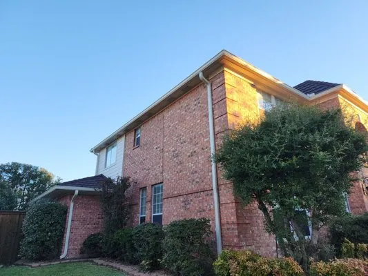 Hawkins Roofing & Renovations Logo