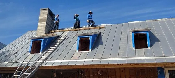 HD & M Contractors Logo