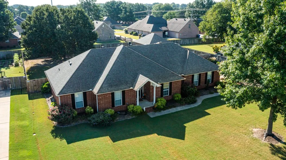 Slide of HD Roofing & Construction