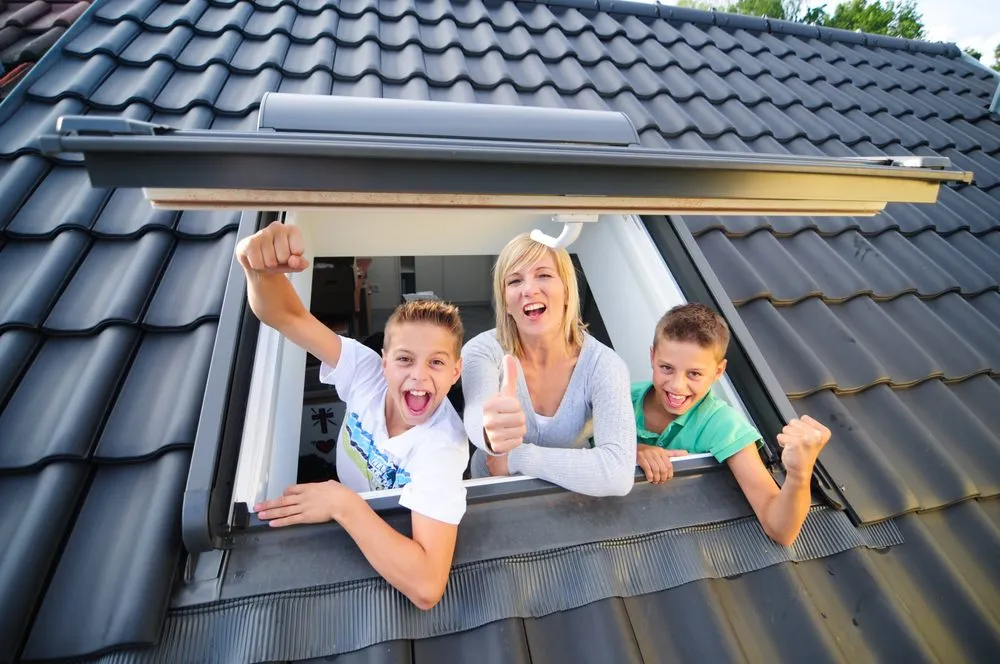 Slide of HD Roofing and Solar