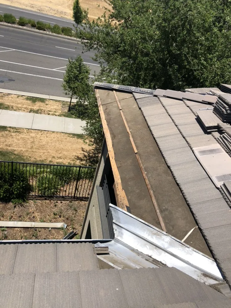 Slide of HDZ roofing services