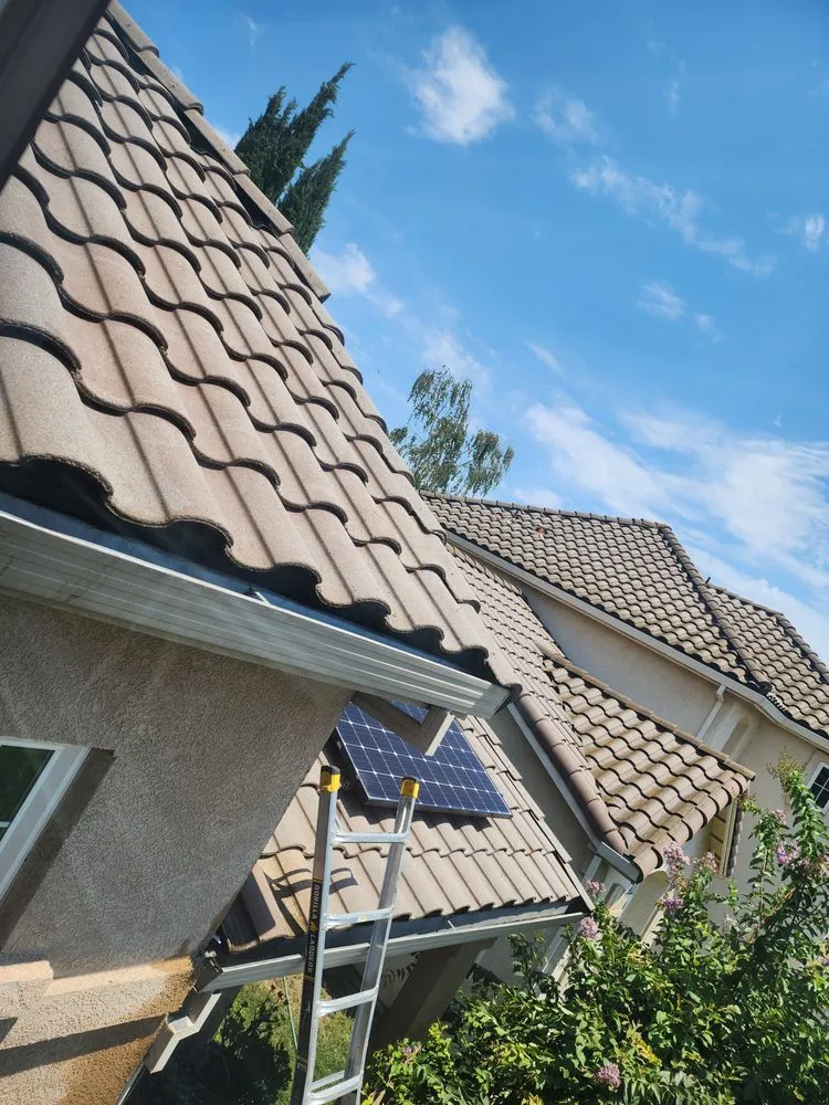 Slide of HDZ roofing services