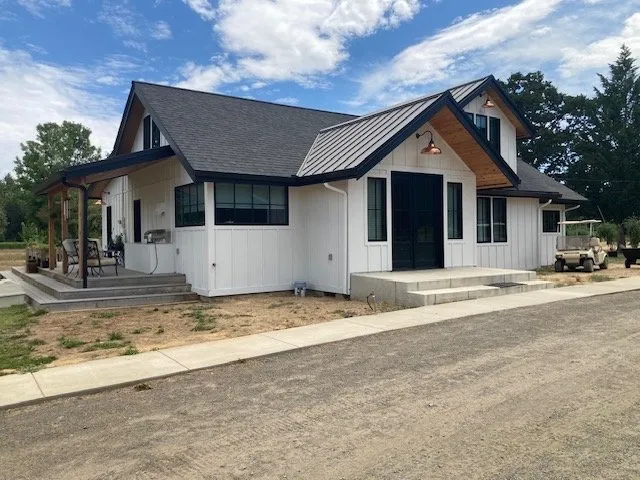 Slide of Head's Roofing
