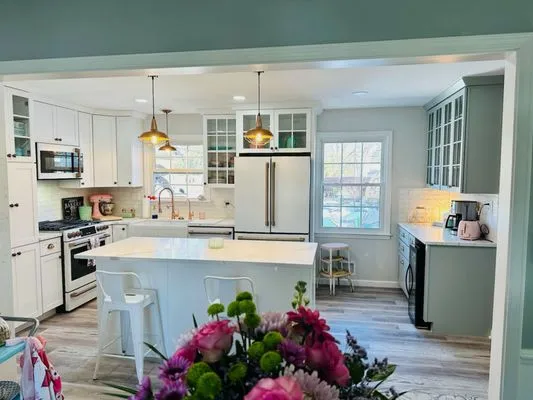 Heartland Group Build And Design Logo