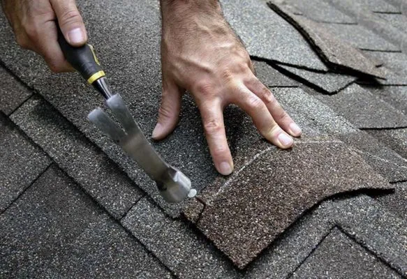 Heath Roofing and construction Logo