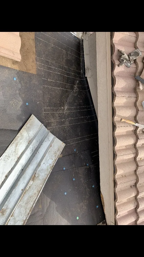 Slide of Hector Jimenez Roofing