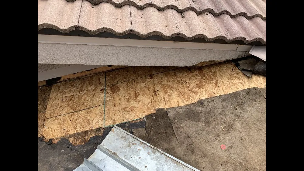 Slide of Hector Jimenez Roofing