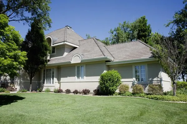 Heiland Roofing & Exteriors Logo