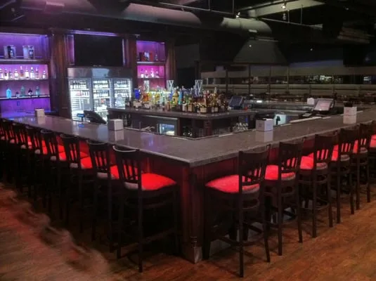 Heintzelman Construction & Roofing Logo