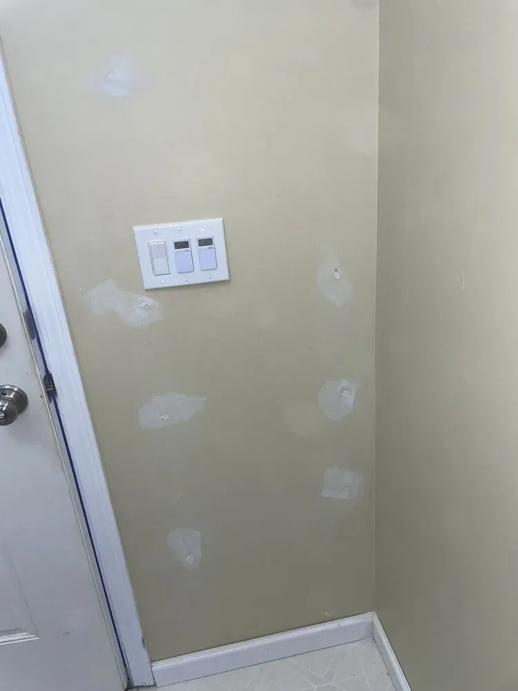 Slide of Hendo Roofing