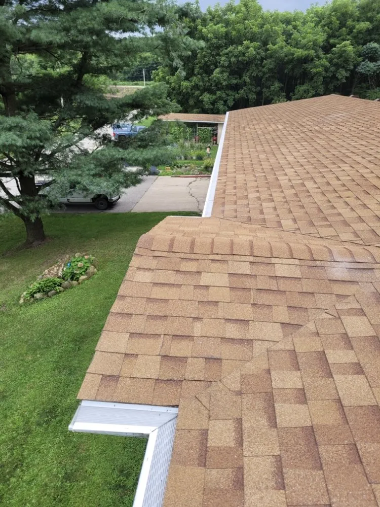 Emergency flat roof repair experts serving Edgewood, IA - Henriksen Construction