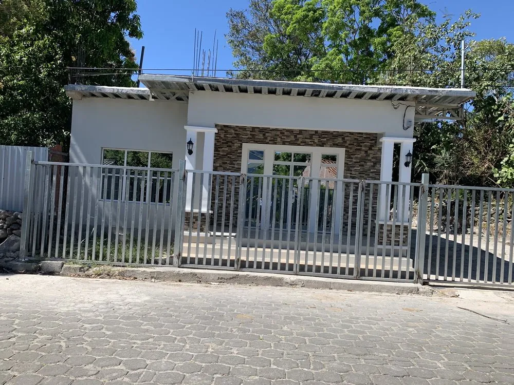 Slide of Henriquez Renovations