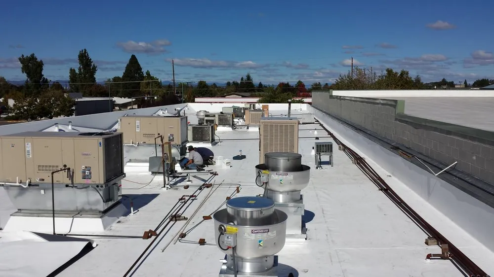 Slide of Henris Roofing & Supply