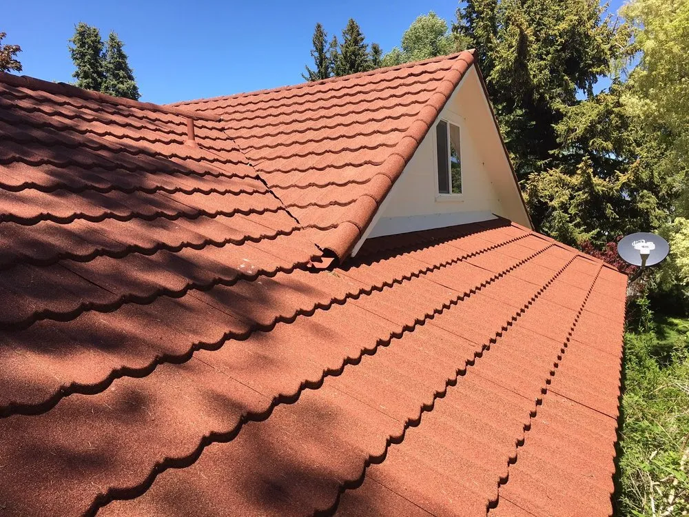 Slide of Henris Roofing & Supply