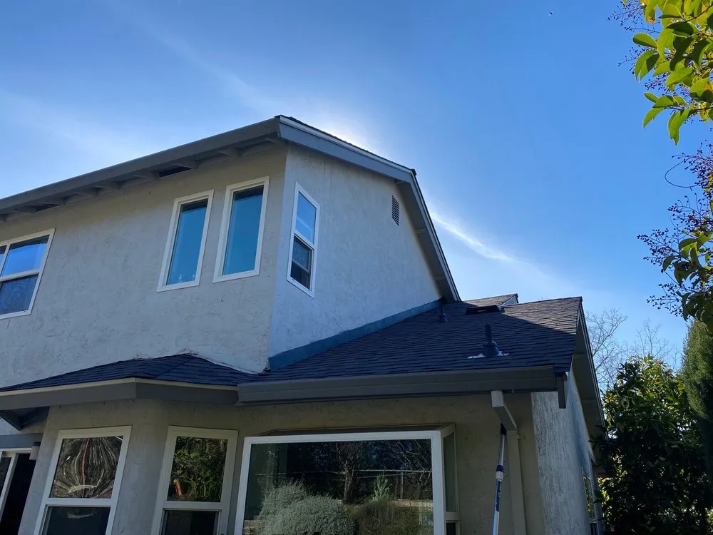 Slide of Henry Roofing