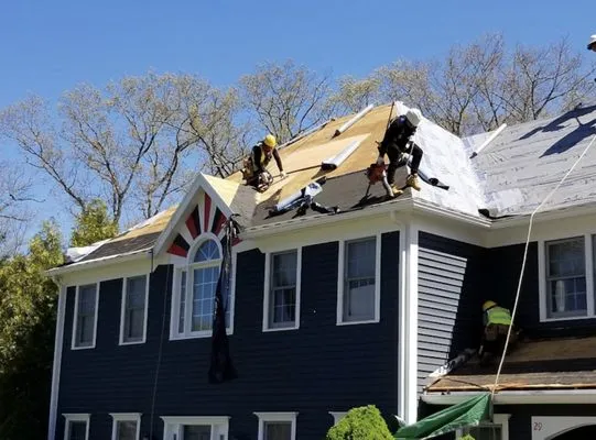 Henry’s Roofing & Siding Logo