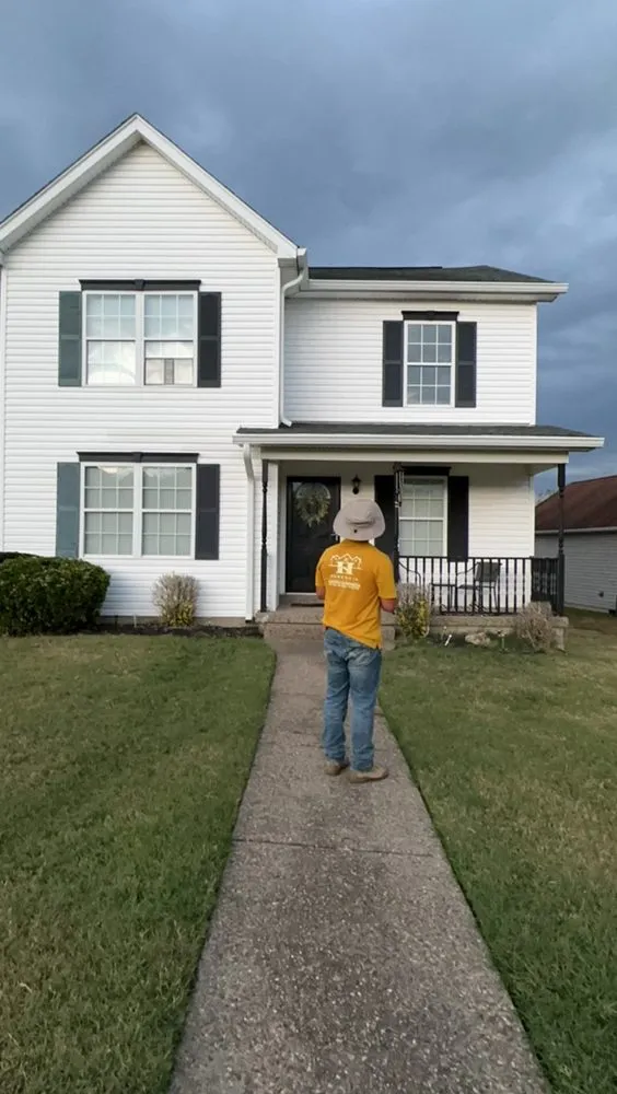 Slide of Herencia Construction