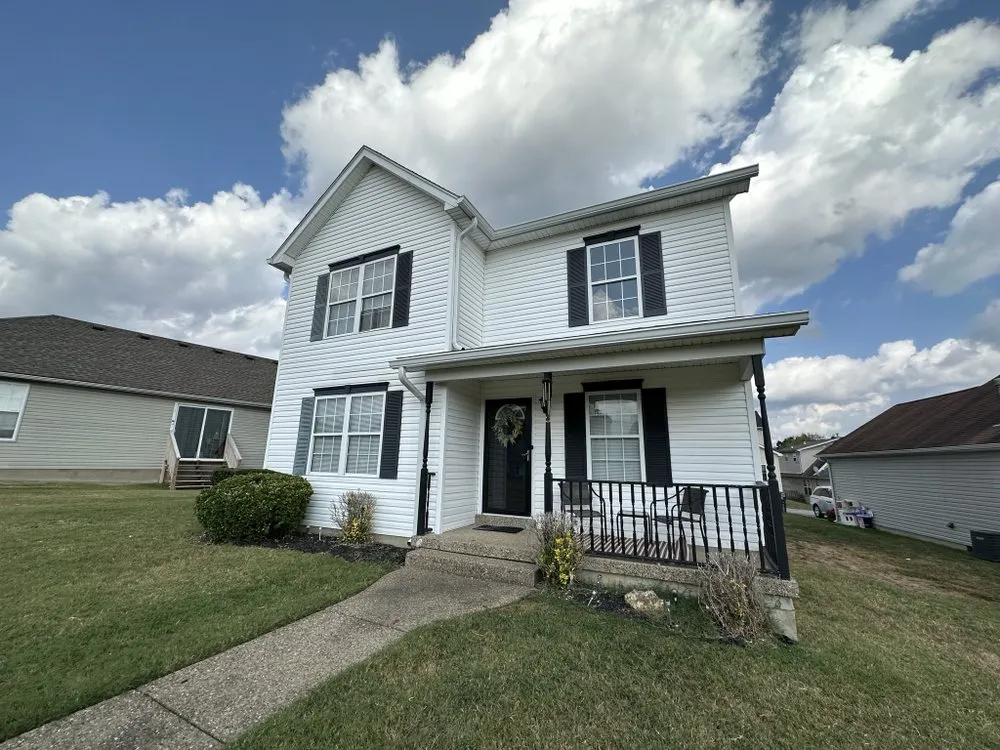 Slide of Herencia Construction