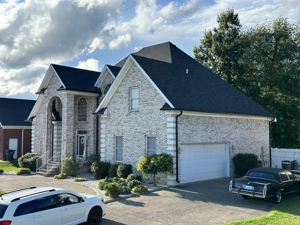 Slide of Herencia Construction