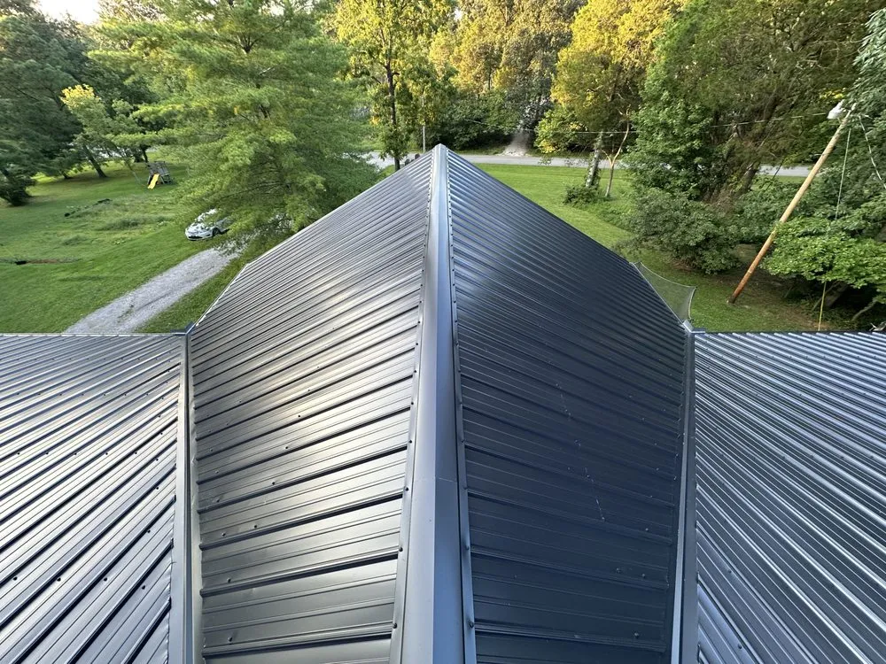 Slide of Herencia Construction