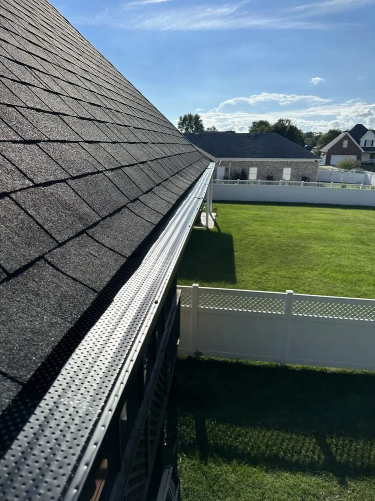 Slide of Herencia Construction