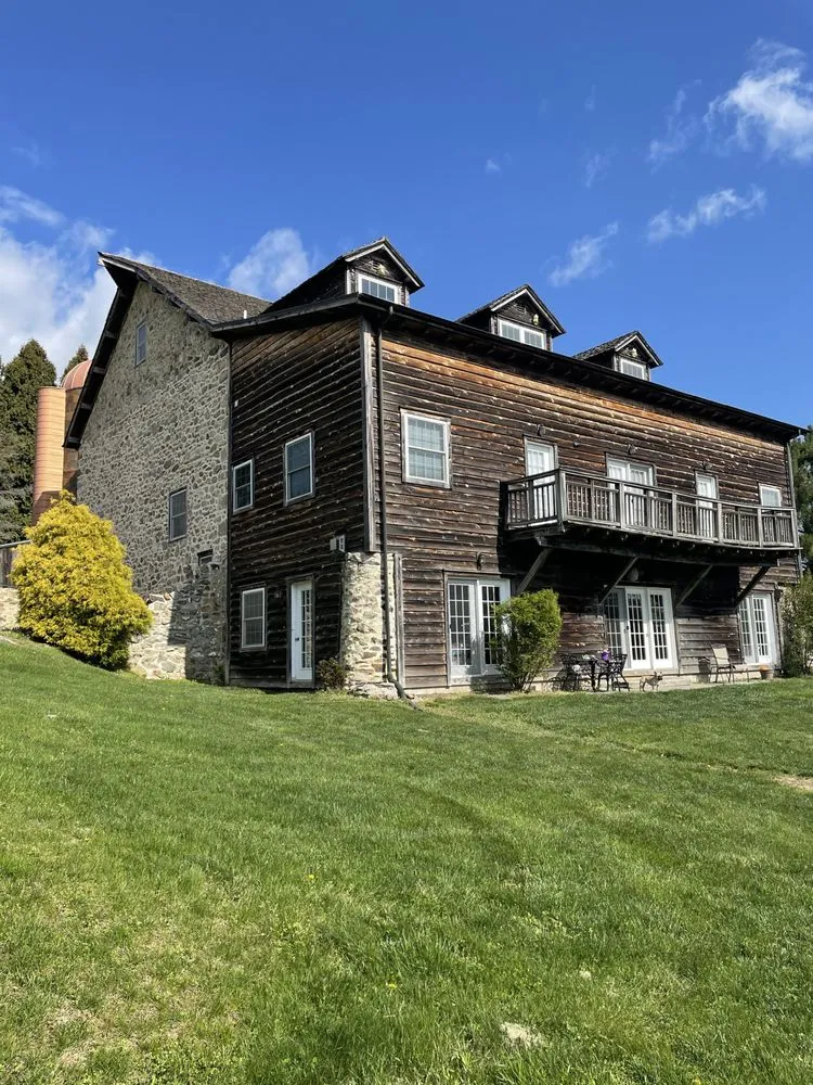 Emergency residential roofing service experts serving Gordonville, PA - Heritage Carpentry