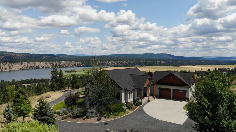 Slide of Heritage Roofing & Construction