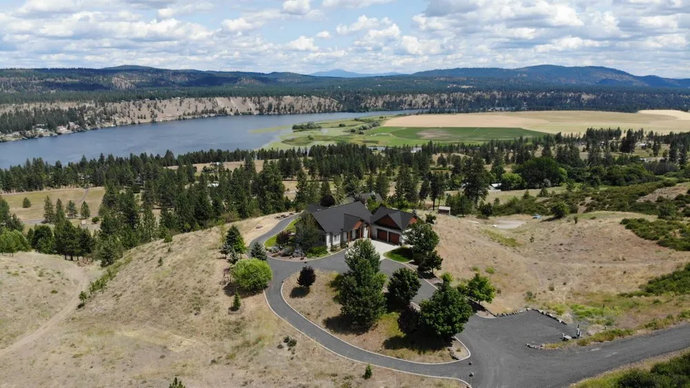 Slide of Heritage Roofing & Construction