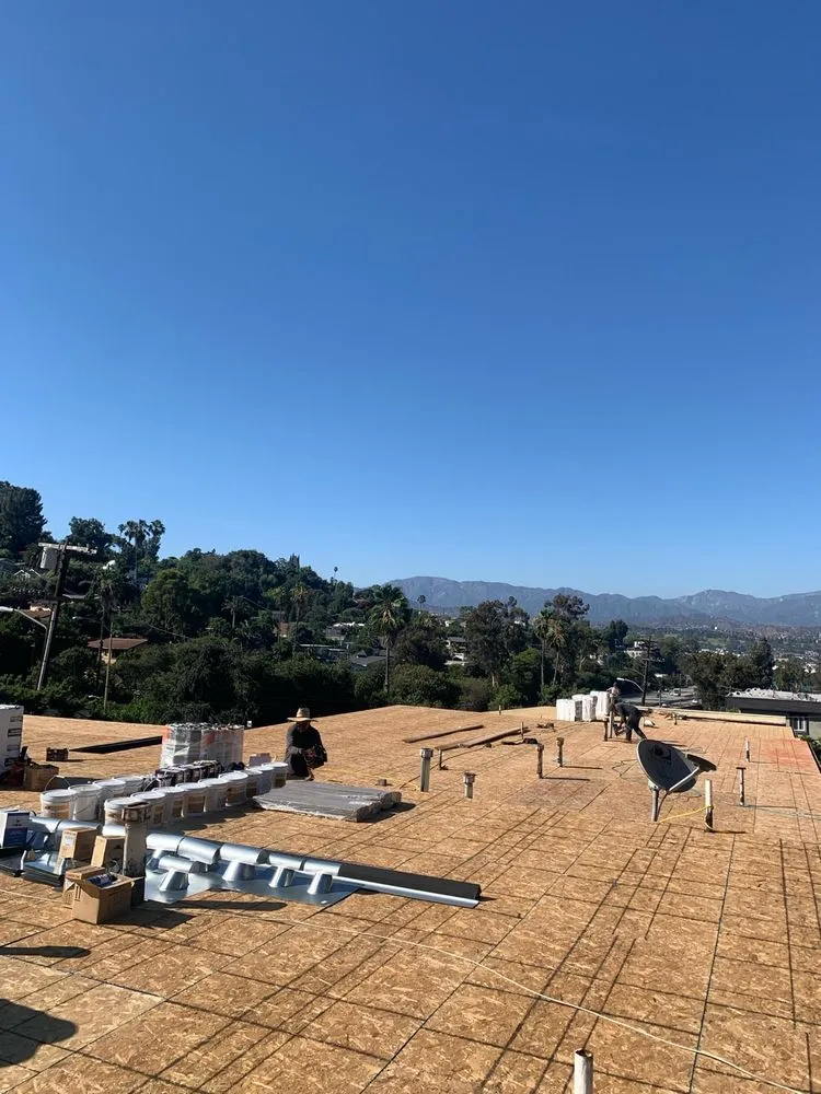 Slide of Hernandez Roofers