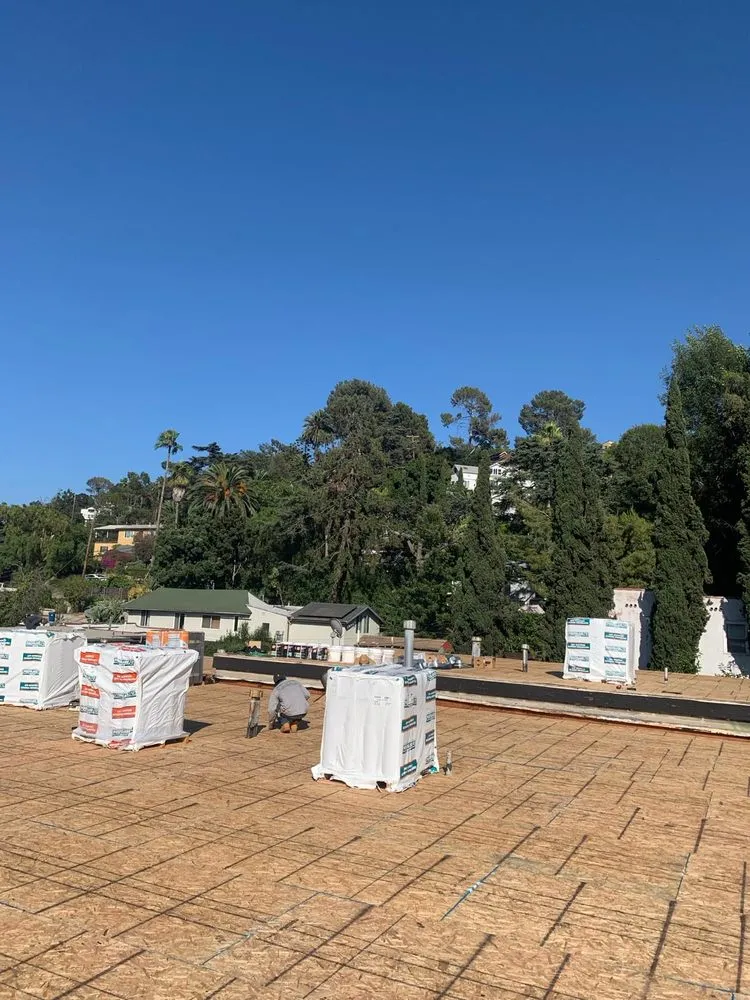 Slide of Hernandez Roofers