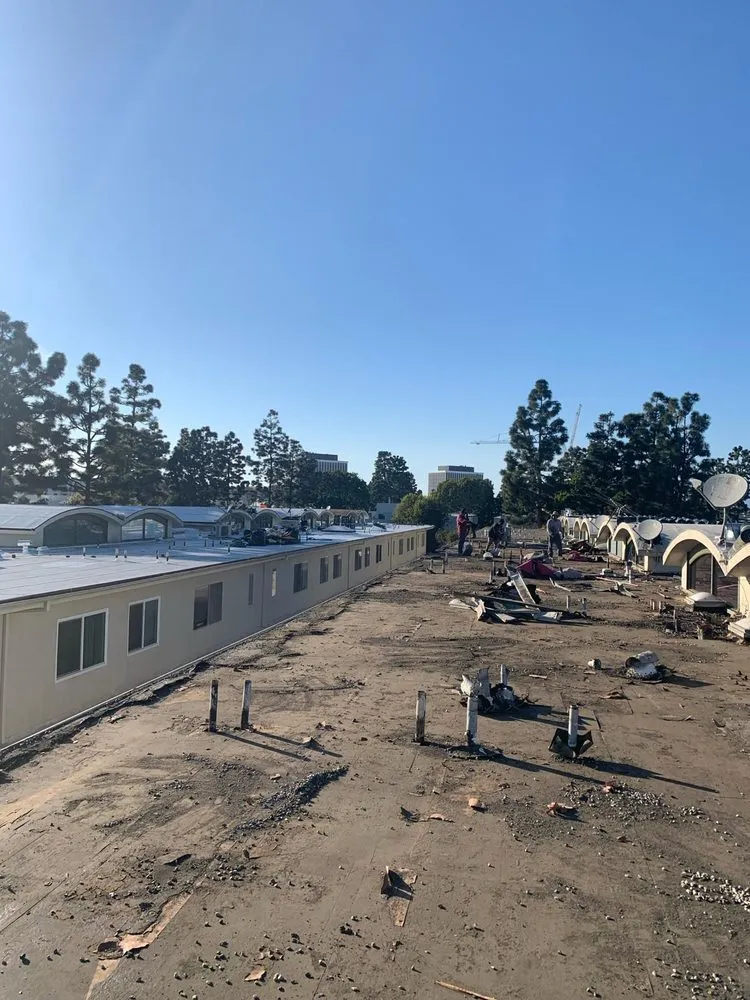 Slide of Hernandez Roofers