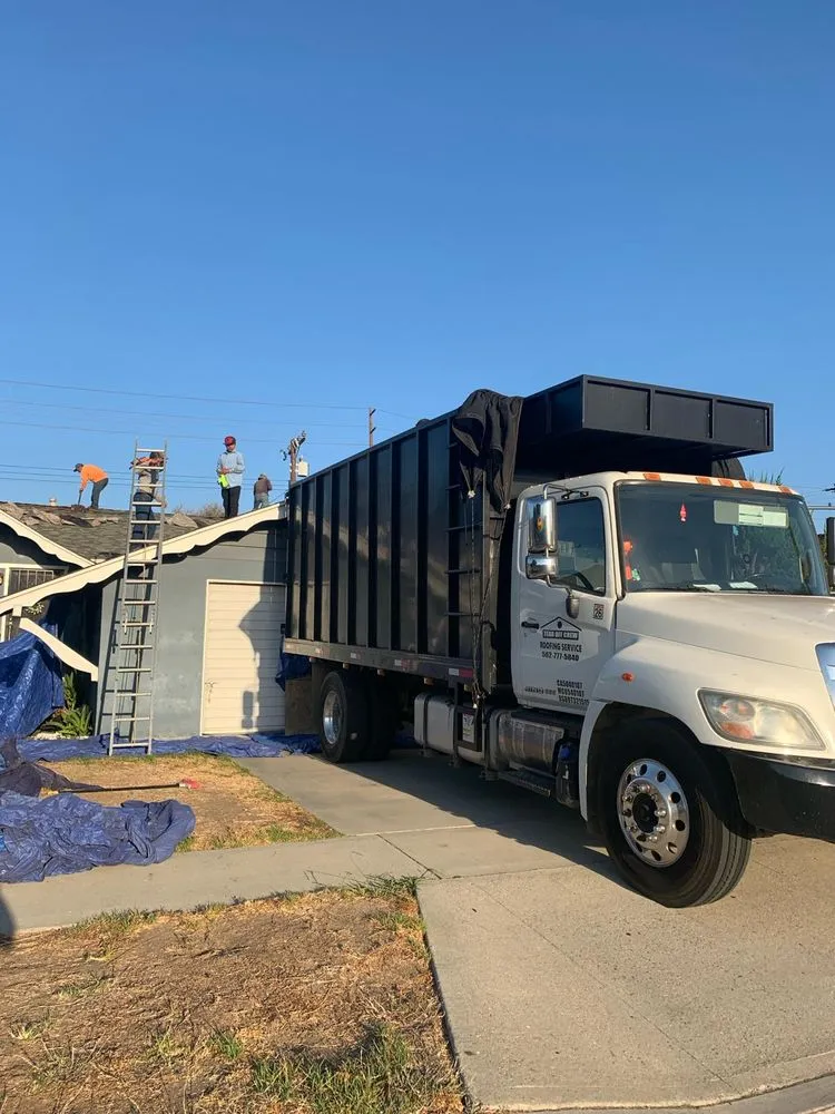 Slide of Hernandez Roofers