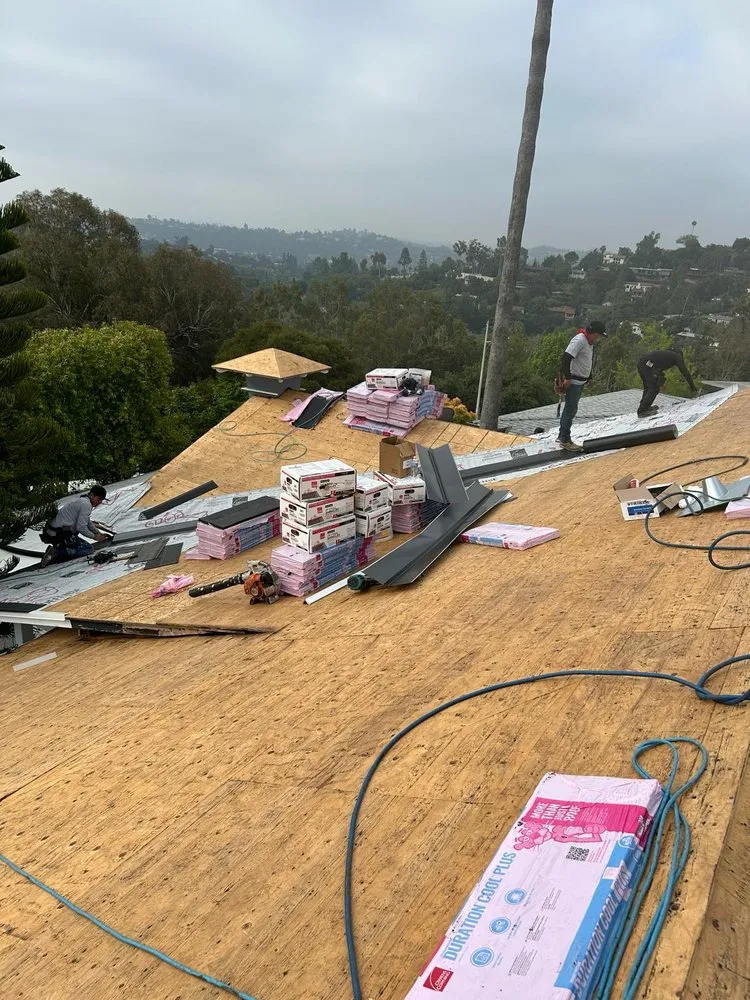 Slide of Hernandez Roofers