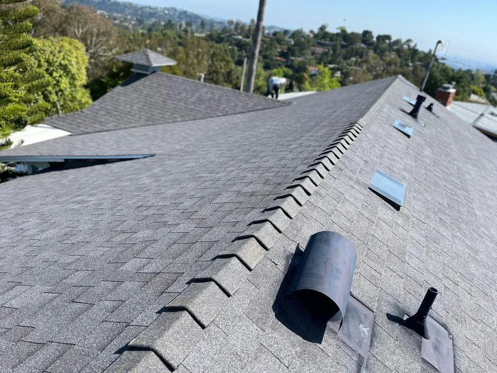 Slide of Hernandez Roofers